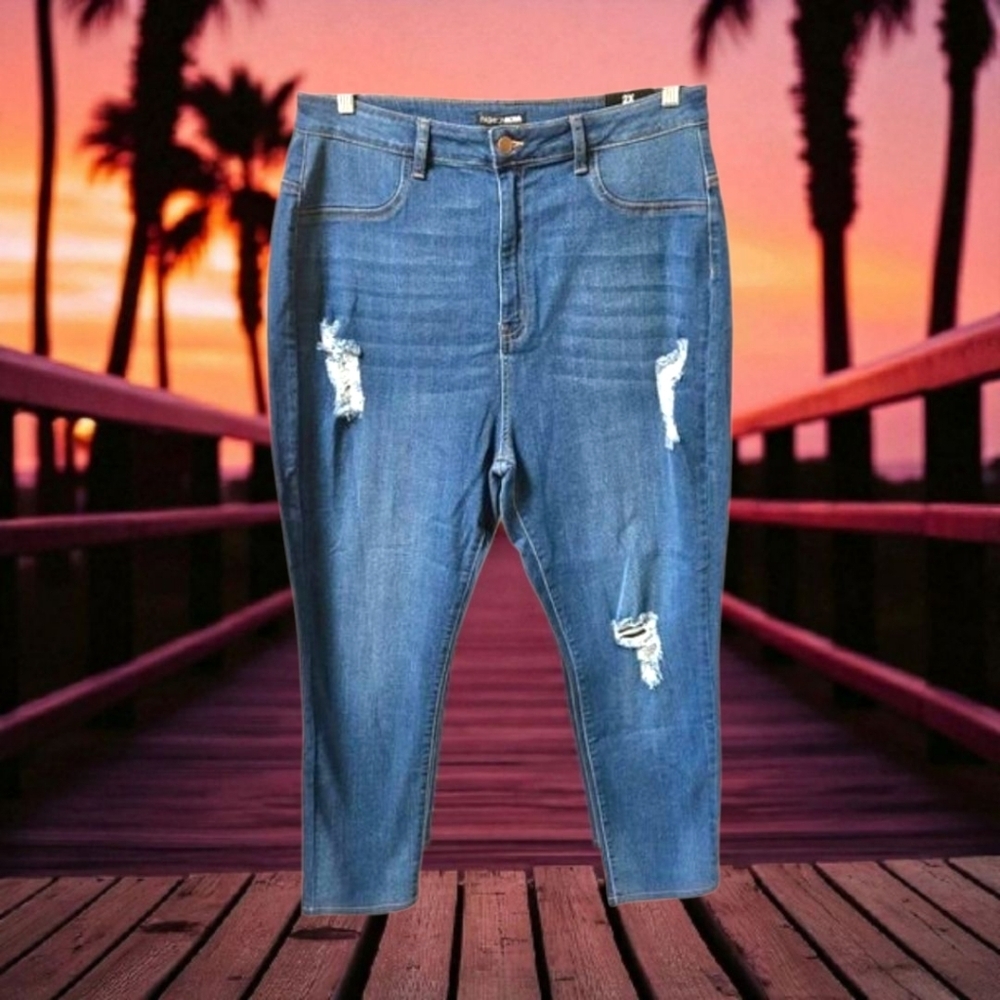 NWT Fashion Nova Plus Size Soft And Stretchy Distressed Jeans.